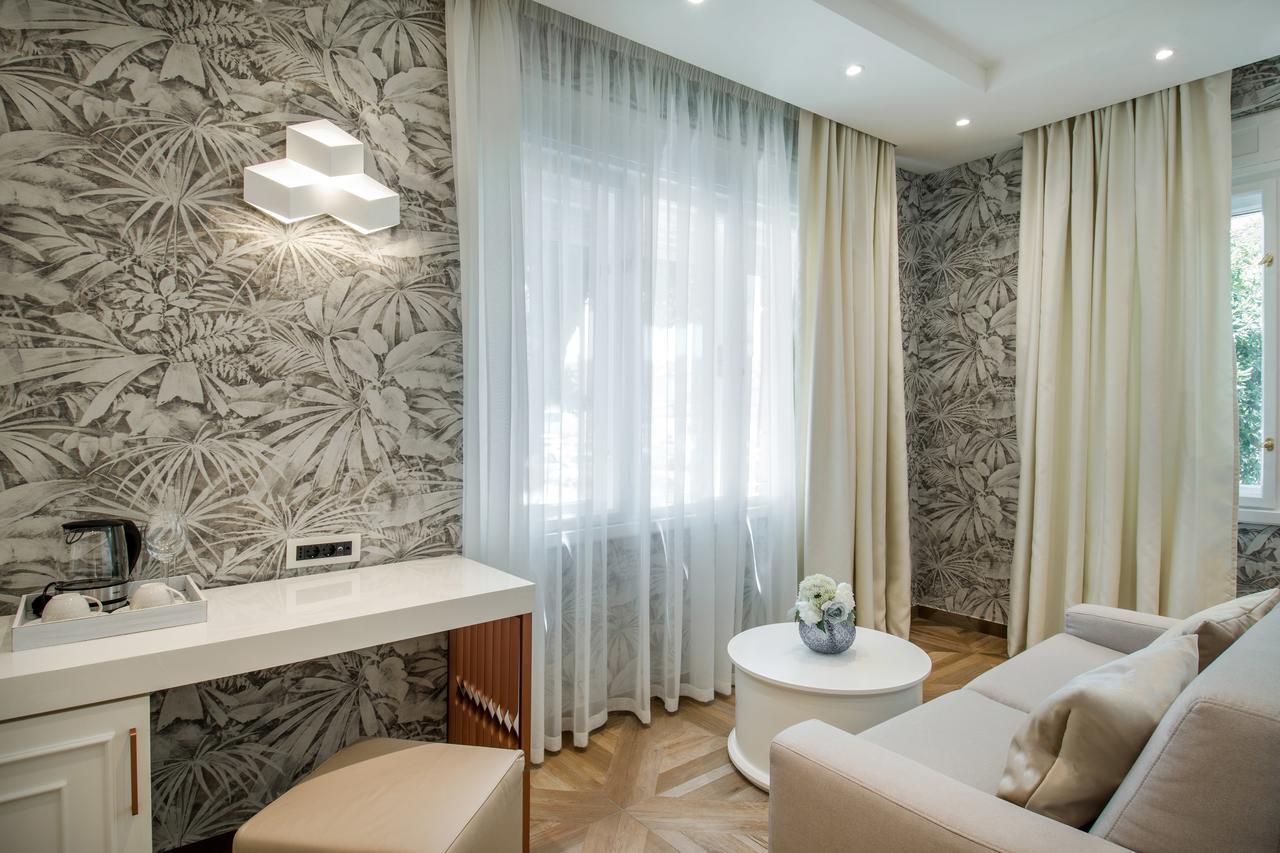 Couette-café Miraval Luxury