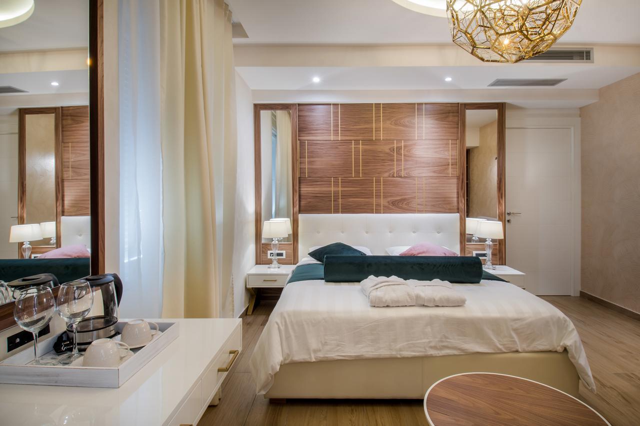 Miraval Luxury Couette-café