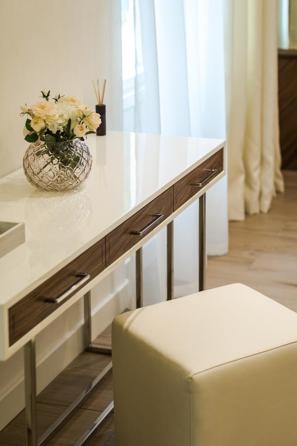 Miraval Luxury Couette-café